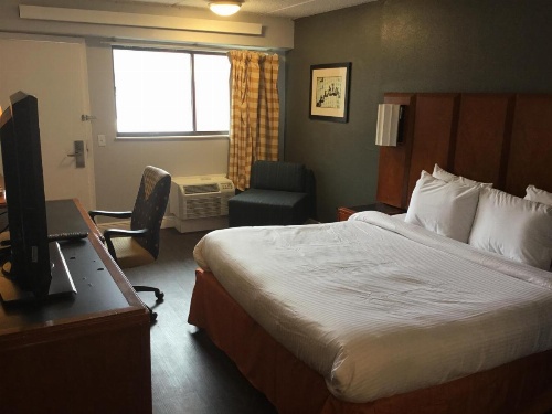 Extend-a-Suites Mobile North image 6